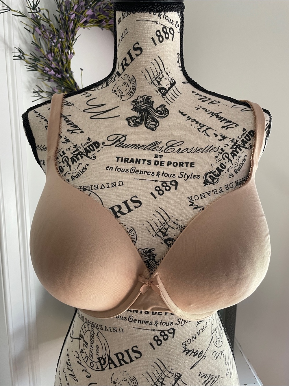 Victoria Secret’s Nude Bra - 40D Comfortable Everyday Support